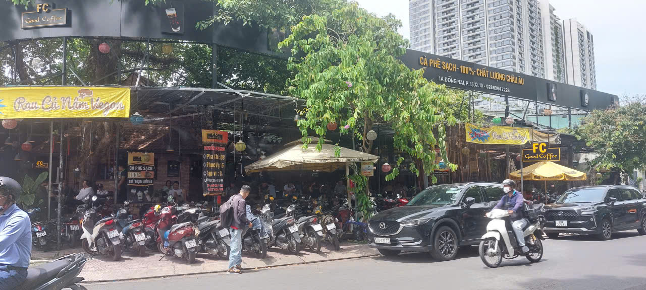 Tại Sao Quán Cà Phê Cần Dịch Vụ Bảo Vệ Chuyên Nghiệp?